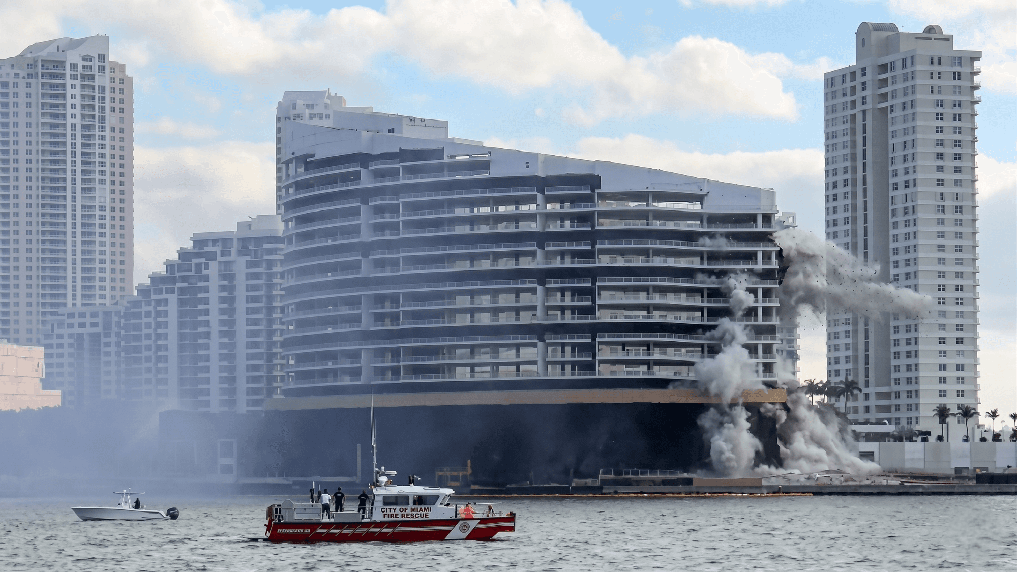 Implosion de Hotel Mandarin Oriental Miami
